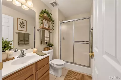 Bath - 548 Boulder River Dr, O'fallon, MO 63368 photo 1 of 7