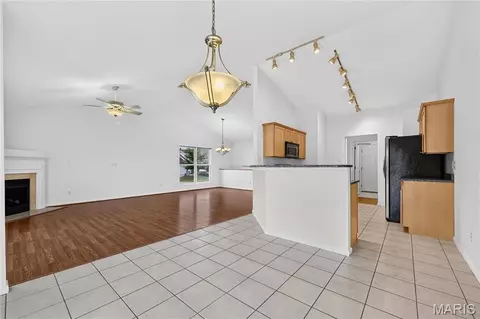 Living - 548 Boulder River Dr, O'fallon, MO 63368 photo 5 of 6