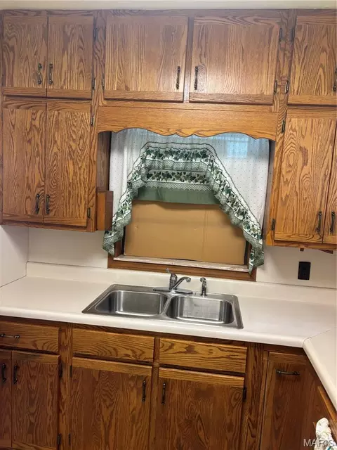 Kitchen - 1607 N Cedar St, Rolla, MO 65401 photo 4 of 4