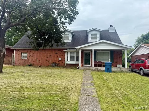 22 Victoria Dr, Granite City, IL 62040