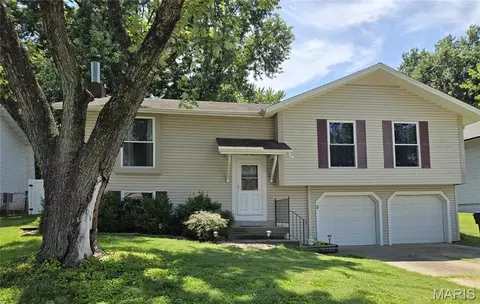 3 Jane Dr, Saint Peters, MO 63376