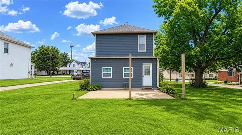 Exterior - 306 Wood St, O'fallon, MO 63366 photo 2 of 3