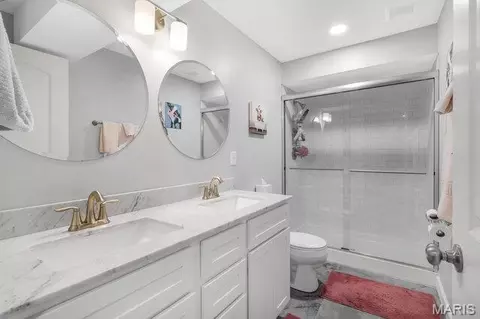 Bath - 178 Oakhurst Dr, O'fallon, MO 63368 photo 3 of 3