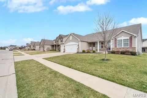 178 Oakhurst Dr, O'fallon, MO 63368 photo 4