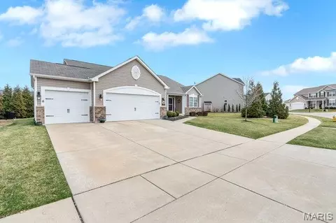 178 Oakhurst Dr, O'fallon, MO 63368 photo 3