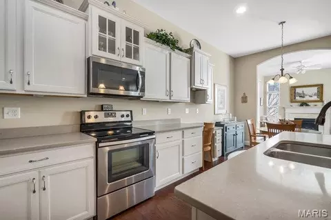 Kitchen - 178 Oakhurst Dr, O'fallon, MO 63368 photo 2 of 2