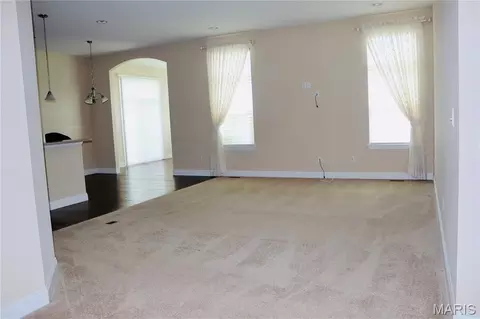 Living - 178 Oakhurst Dr, O'fallon, MO 63368 photo 3 of 5