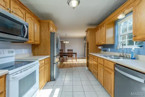 Kitchen - 39 Bedrock Ln, Conway, MO 65632 photo 1 of 2