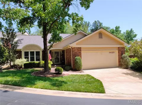 14120 Baywood Villages Dr, Chesterfield, MO 63017
