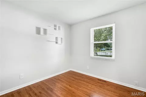 Bedroom - 322 New Ballwin Rd, Ballwin, MO 63021 photo 6 of 6