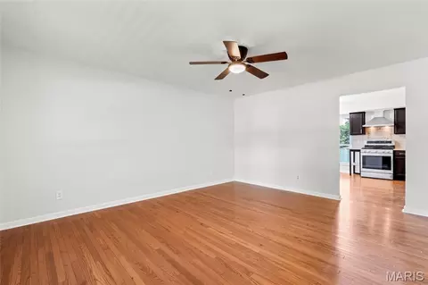 Living - 322 New Ballwin Rd, Ballwin, MO 63021 photo 1 of 6