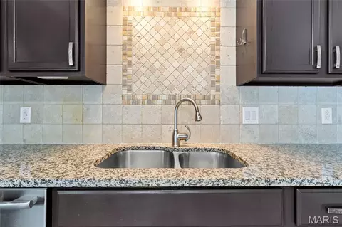 Kitchen - 322 New Ballwin Rd, Ballwin, MO 63021 photo 3 of 3