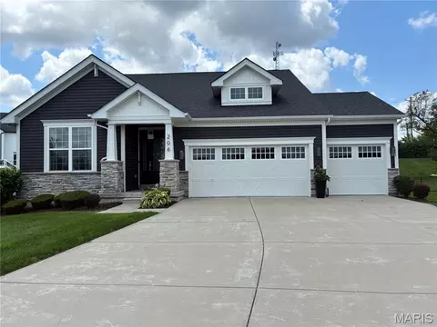 206 Menslage Ct, Saint Charles, MO 63301