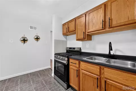 Kitchen - 8548 Kathlyn Dr, Berkeley, MO 63134 photo 3 of 3