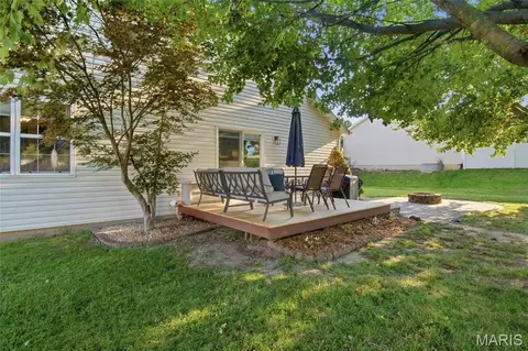 Exterior - 930 Benjamin Dr, O'fallon, IL 62269 photo 14 of 16