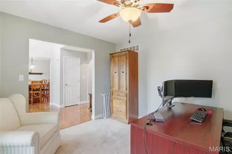 Entry Way - 930 Benjamin Dr, O'fallon, IL 62269 photo 2 of 5