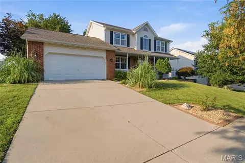 Exterior - 930 Benjamin Dr, O'fallon, IL 62269 photo 1 of 16