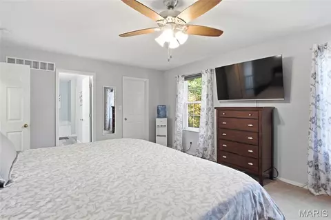 Bedroom - 930 Benjamin Dr, O'fallon, IL 62269 photo 6 of 17