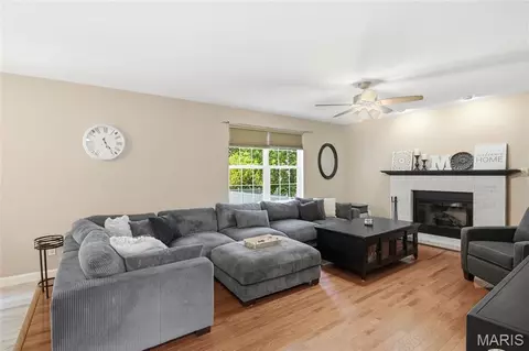 Living - 930 Benjamin Dr, O'fallon, IL 62269 photo 1 of 7