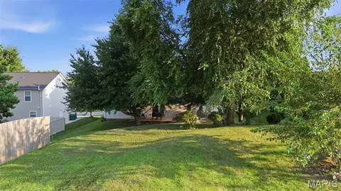 Exterior - 930 Benjamin Dr, O'fallon, IL 62269 photo 16 of 16