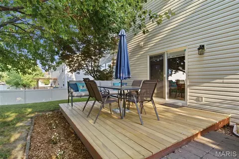 Exterior - 930 Benjamin Dr, O'fallon, IL 62269 photo 7 of 16