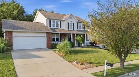 Exterior - 930 Benjamin Dr, O'fallon, IL 62269 photo 6 of 16