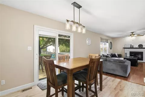 Dining - 930 Benjamin Dr, O'fallon, IL 62269 photo 5 of 5