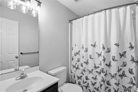 Bath - 930 Benjamin Dr, O'fallon, IL 62269 photo 5 of 5