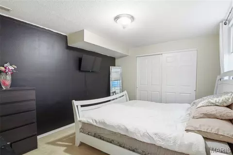 Bedroom - 930 Benjamin Dr, O'fallon, IL 62269 photo 14 of 17