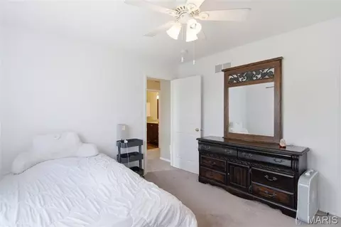 Bedroom - 930 Benjamin Dr, O'fallon, IL 62269 photo 13 of 17