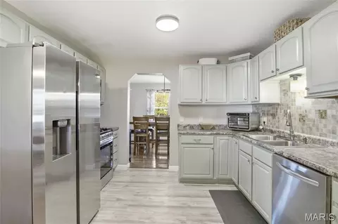Kitchen - 930 Benjamin Dr, O'fallon, IL 62269 photo 1 of 6