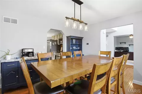Dining - 930 Benjamin Dr, O'fallon, IL 62269 photo 3 of 5