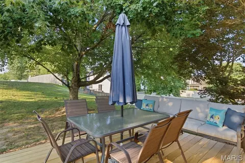 Exterior - 930 Benjamin Dr, O'fallon, IL 62269 photo 10 of 16