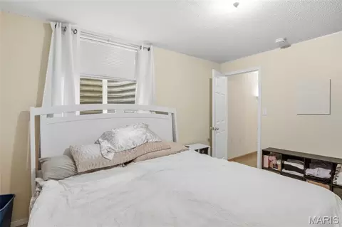 Bedroom - 930 Benjamin Dr, O'fallon, IL 62269 photo 16 of 17
