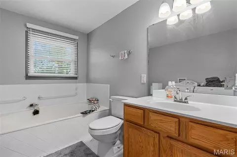 Bath - 5 Nailbender Ln, Sullivan, MO 63080 photo 3 of 3
