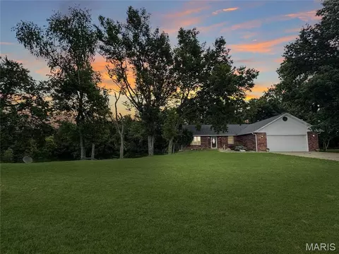Exterior - 4600 Hilltop Dr, Washington, MO 63090 photo 5 of 10