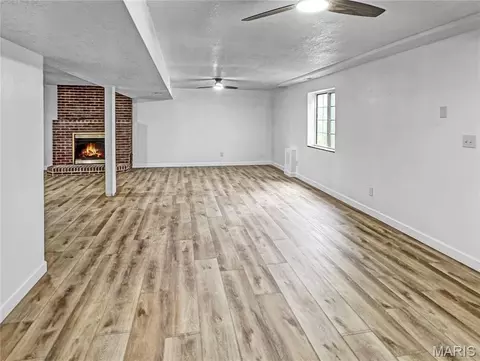 Living - 4600 Hilltop Dr, Washington, MO 63090 photo 22 of 24