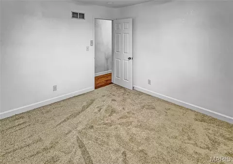 Bedroom - 4600 Hilltop Dr, Washington, MO 63090 photo 8 of 10