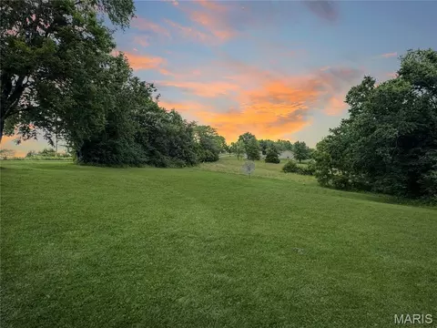 Exterior - 4600 Hilltop Dr, Washington, MO 63090 photo 9 of 10