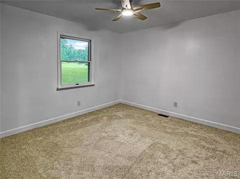 Bedroom - 4600 Hilltop Dr, Washington, MO 63090 photo 1 of 10