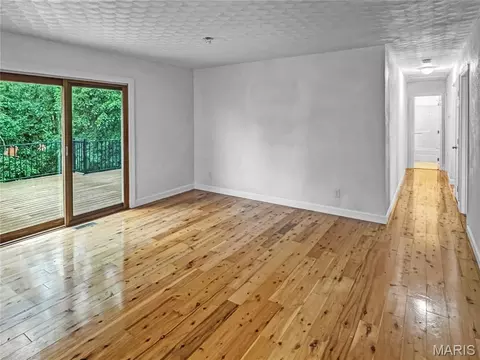 Living - 4600 Hilltop Dr, Washington, MO 63090 photo 13 of 24