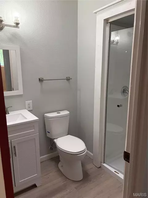 8435 Midwood Ave, Berkeley, MO 63134 photo 5