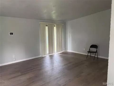 8435 Midwood Ave, Berkeley, MO 63134 photo 10