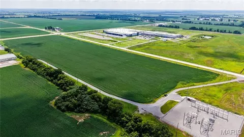 102 Armor Dr, Sikeston, MO 63801 photo 3