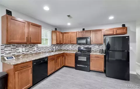 Kitchen - 98 Ruth St, Eolia, MO 63344 photo 1 of 1