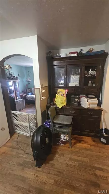 Entry Way - 314 Cedar St, Rosebud, MO 63091 photo 3 of 5