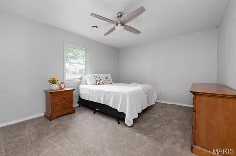 Bedroom - 14423 Tailor Rd, Saint Robert, MO 65584 photo 3 of 7
