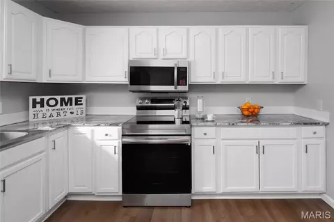 Kitchen - 14423 Tailor Rd, Saint Robert, MO 65584 photo 1 of 4