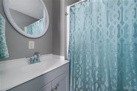 Bath - 14423 Tailor Rd, Saint Robert, MO 65584 photo 2 of 2