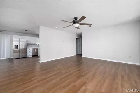 Living - 14423 Tailor Rd, Saint Robert, MO 65584 photo 3 of 3